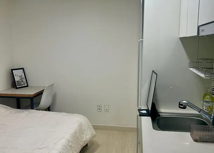 Ss Cosy Single Near Sindaebangsamgeori Station 아파트